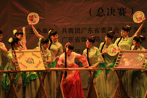 復(fù)件 暨南大學(xué)——西關(guān)繡（古勁松）.JPG